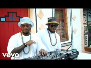 VIDEO: Major League DJz, Abidoza – Dinaledi ft. Mpho Sebina